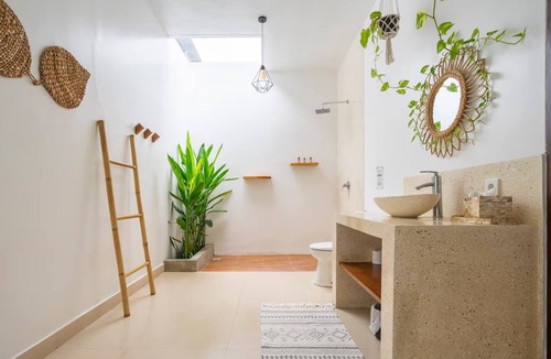 Batu Bolong Villa | Spacious 3BR Hideway - Private Lap Pool, Peaceful, Perfect Location