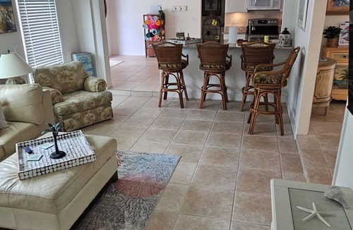 Crooked Creek House | Spacious 4bed/2bath home in Sarasota w/pool 5 miles from Siesta Key Beach!