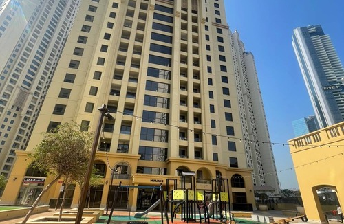 Al Sufouh 2 Apartment | Spacious and Luxurious Studio Apartment in the Heart of JBR