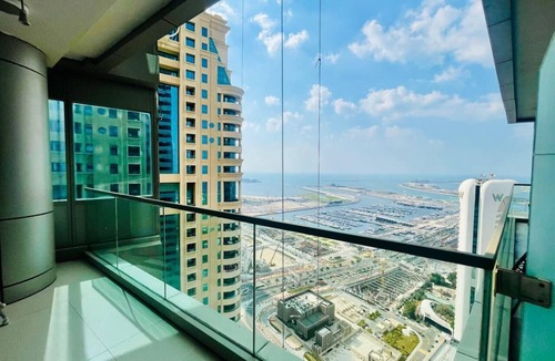 Jumeira 3 Apartment | Spacious apartment with fitness room and WiFi in beautiful Dubai