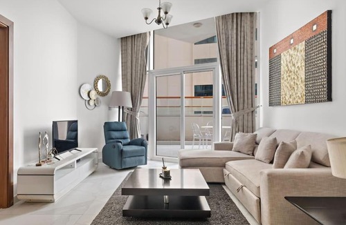 Business Bay House | Spacious & Modern 1BDR In Binghatti-Business Bay01