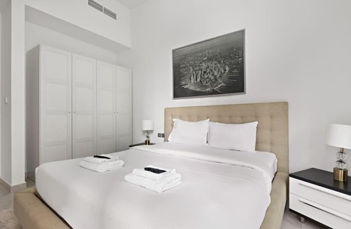 Business Bay House | Spacious & Modern 1BDR In Binghatti-Business Bay01