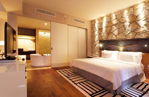 North Legian Hotel | Spacious Modern Suite with Free Minibar Items (T Sand Suite31)