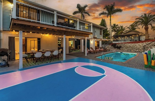 Marco Island Villa | Spacious Villa with Heated Pool, Golf, Game Room, Basketball, Bikes