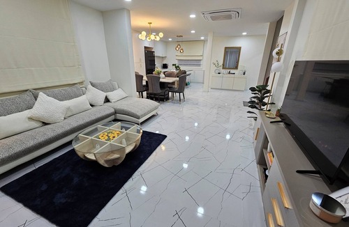 Hang Dong House | SpaciousCharming 3-bedroom house with AC and WiFi in Chaingmai city.