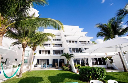 Zona Hotelera Norte Condo | Spectacular oceanfront condo! 3 Bed 3 Bath with oceanside pool & best snorkeling