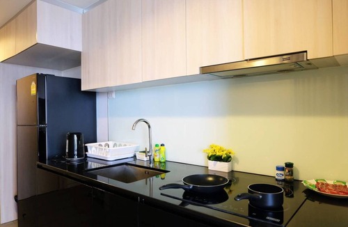 Samsen Nai Condo | [SR 2.4] 2BR FUTURISTIC @ BTS, Bangkok