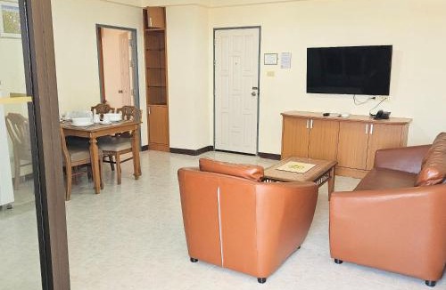 Hua Mak Apartment | Sri Close