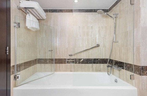 Al Rigga House | Standard Room Near China Club By Luxury Bookings