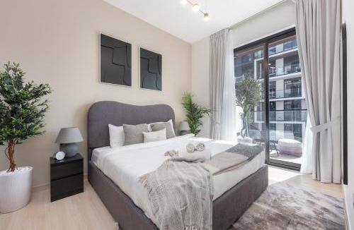 Jumeirah Village Circle Apartment | Stay at ease in this 1 bed for 3 in JVC