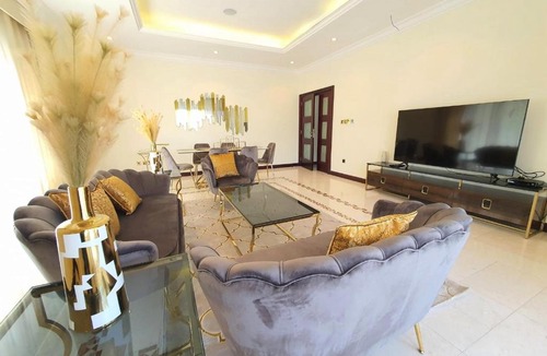 Palm Jumeirah Villa | Stay Here Holiday Homes - Palm Jumeirah Beachfront Villa 5 bedroom with private pool
