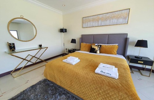 Palm Jumeirah Villa | Stay Here Holiday Homes - Palm Jumeirah Beachfront Villa 5 bedroom with private pool