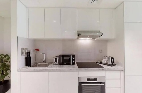 Al Mankhool Apartment | Studio Apartment Near Sharaf Dg Metro By E R
