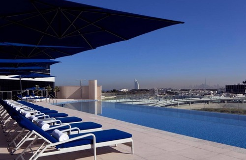 Dubai Media City House | Studio Apartment Near The Media Lounge Palm