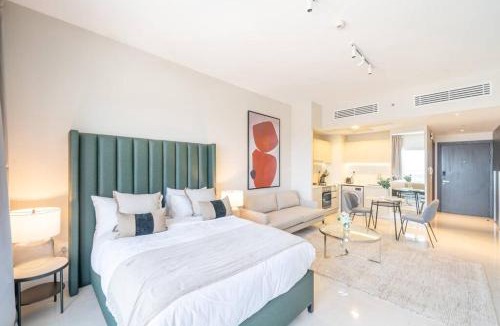 Business Bay Apartment | Stunning High Floor Studio Apartment in BusinessBay