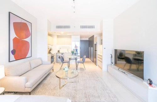 Business Bay Apartment | Stunning High Floor Studio Apartment in BusinessBay