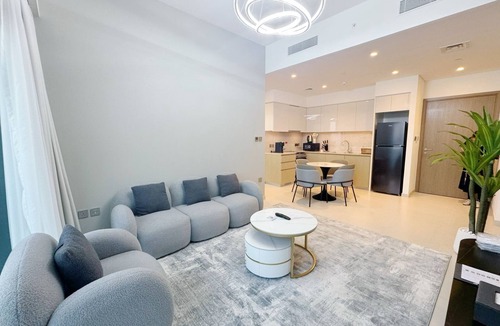 Downtown Dubai Apartment | Stylish 1BR Apartment in Burj Royale, Downtown