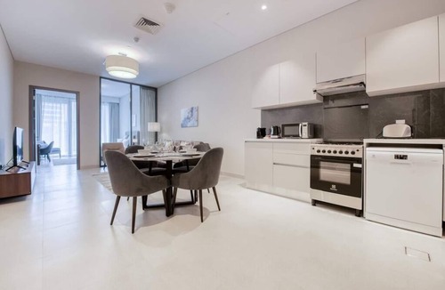 Business Bay Apartment | Stylish 1BR with Concierge and Luxurious Amenities