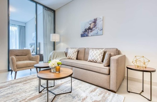 Business Bay Apartment | Stylish 1BR with Concierge and Luxurious Amenities