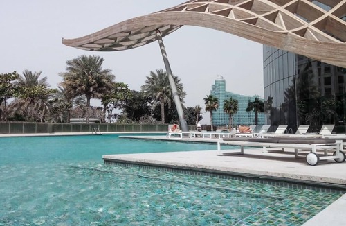 Jadaf Apartment | Stylish Waterfront 1BR with Stunning Creek Views