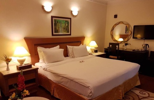 Al Rigga House | Suite Room Near AL Ghurair Mall by LB