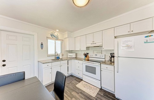 Whitney Beach Cottage | SunRaehs N managed by Beach Retreats