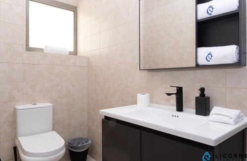Jumeira 3 Bed & Breakfast | Sunset Beach Shared Escape at Full Moon Villa
