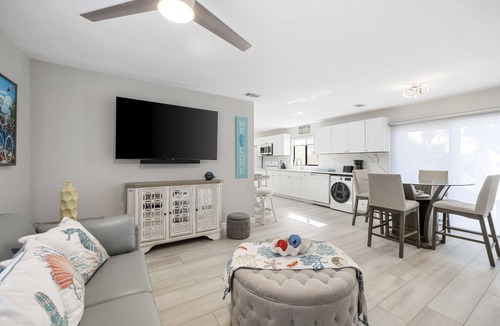 Englewood Condo | Sunset Rendezvous Beach Condo Lower Unit #141 Manasota Key