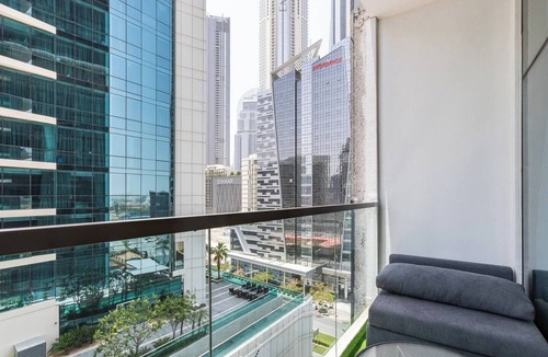 Trade Centre 1 Apartment | Super Luxury 3 Bed Apartment - 3 mims to Dubai Mall. WiFi & AC