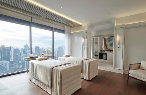 Nana Apartment | Super Luxury 5 Star by Nana and Asok BTS Sleeps 6