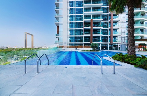 Bur Dubai Apartment | Superb 1BR apartment overlooking Zabeel Park and Dubai Frame