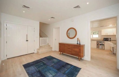 Dubai Marina Villa | Superior Renovated Luxury Villa in Prime Location