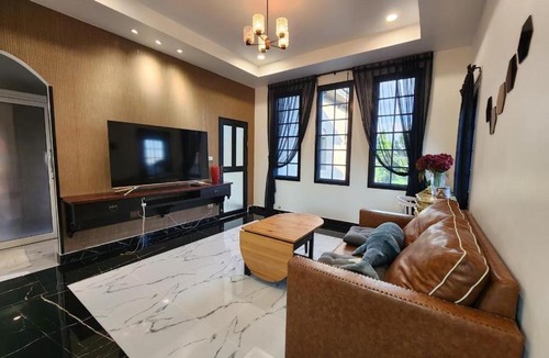 Saen Suk Villa | T1-Tuscany Private Pool Villa-บางแสน