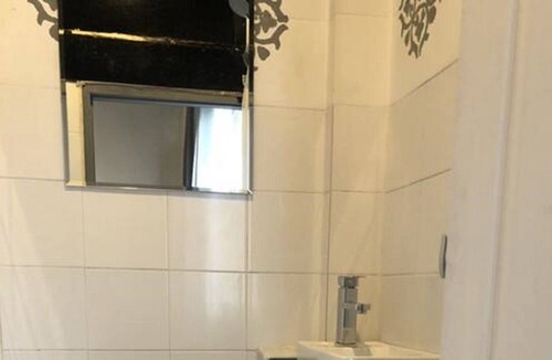 Wang Burapha Phirom Hotel | Double Room with good breakfast in BKK