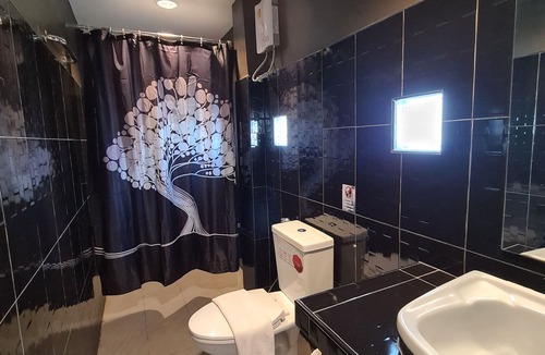 Phitsanulok Hostel | The 8 Factory Hotel Phitsanulok