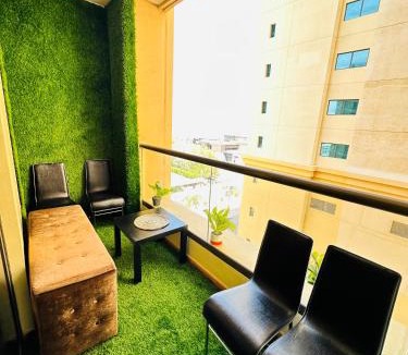 Dubai Marina Hostel | The Blue Parrot Hostel JBR