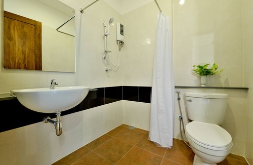 Chom Thong Hotel | The Choice Hotel - Adults Only