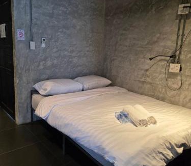 Samsen Nai Hostel | The LOCAL Ari