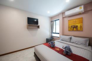 Talat Yot Hostel | The Moon Night Hotel