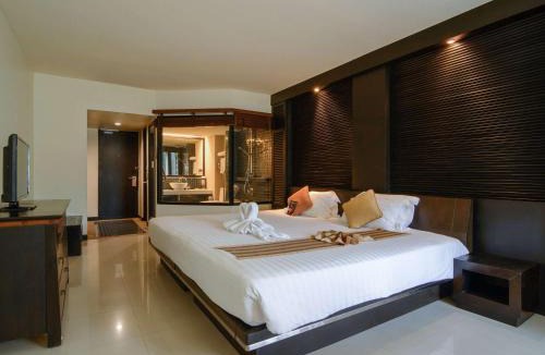 Pak Nam Hotel | The Nouveau Chumphon Beach Resort And Golf
