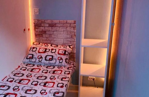 Al Rigga Hostel | The partitions