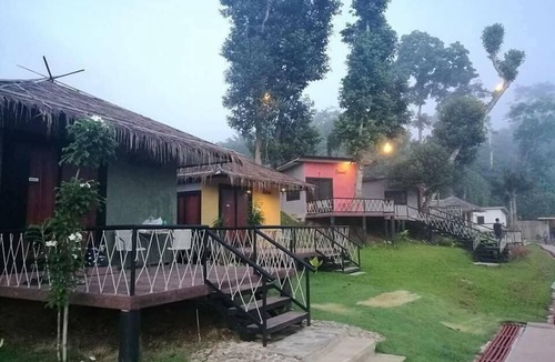 Hin Dat Hotel | The Raft Land