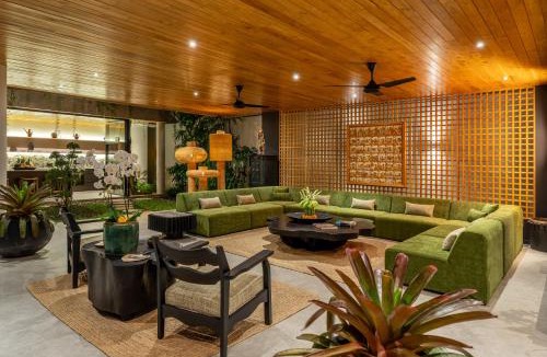 Batubelig Villa | The Riverfront 5BR Luxury Villa Near the Beach