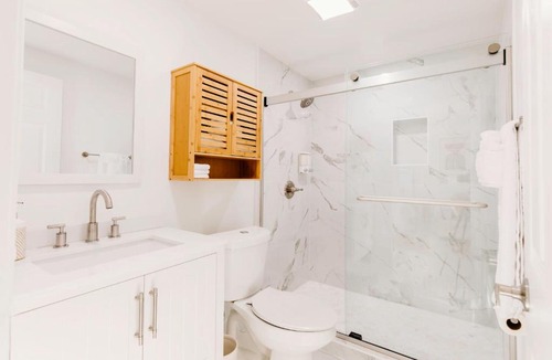 Naples Park Apartment | The Studio! Comfort, Quality, walk to beaches, fully equipped Studio