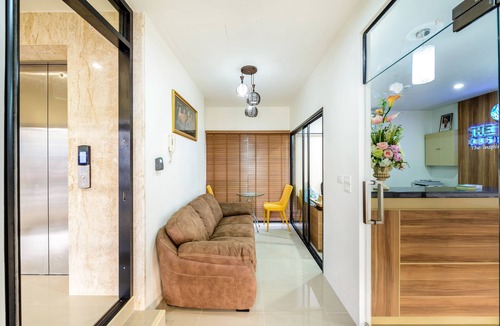 Talat Nuea Hotel | The Topaz Residence