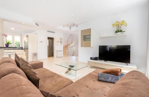 El Toro Villa | The Tower Villa