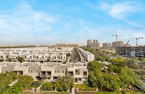 Dubai Apartment | The Town Square Suite Luxury 2BR Near Qudra Lake