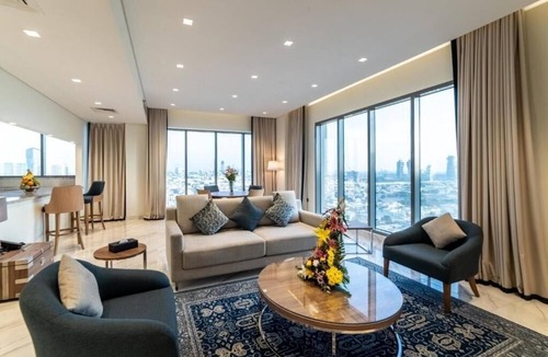 Al Mankhool Apartment | Three Bedroom Apartment Near Sharaf Dg Metro By ER