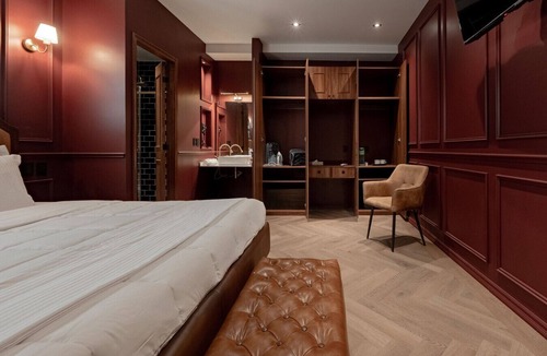 Benito Juarez Bed & Breakfast | Timeless Elegance with City Views