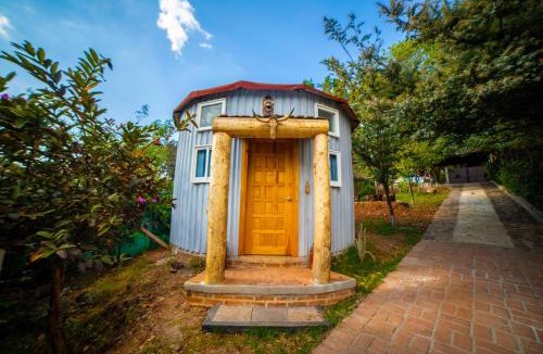 Valle de Bravo Hotel | Tombstone